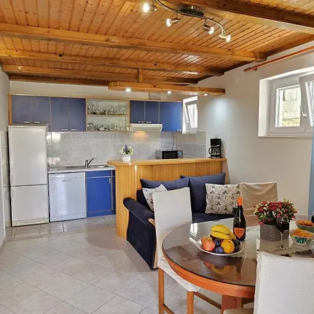 Dom wakacyjny Spacious Lush Garden Private Access To Trogir
